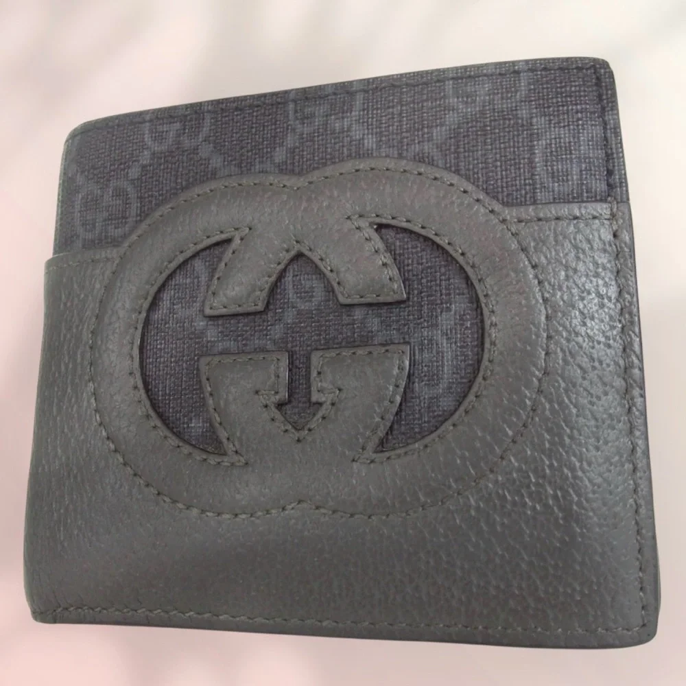 GUCCI Interlocking GG Bifold Wallet 😍